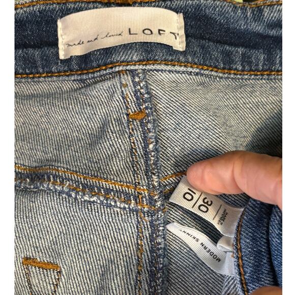 LOFT Women’s Modern Skinny Jeans - Size 10 - Faded & Distressed Mid Waist - Picture 3 of 7